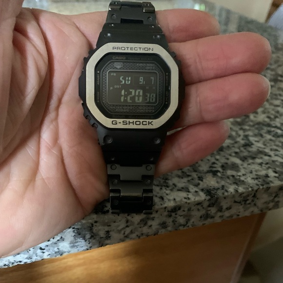 G-Shock unisex watch black fit 7 inch - Picture 1 of 5